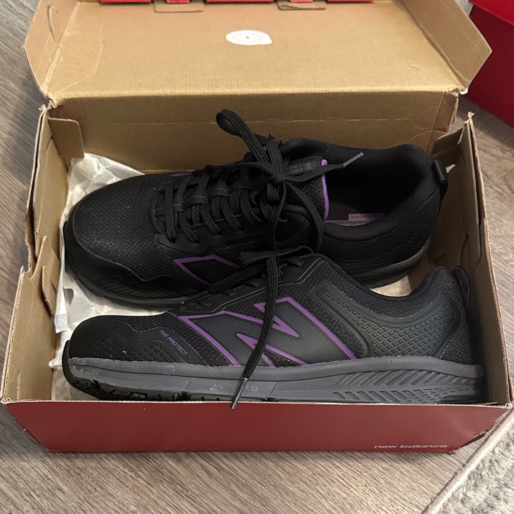 New Balance Men's Black and Purple Steel Toe Athletic Work Shoe